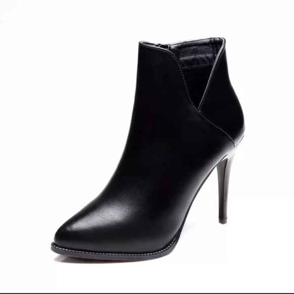 Brand New Cut Out Closed Toe Heeled Ankle Boots - Picture 5 of 14